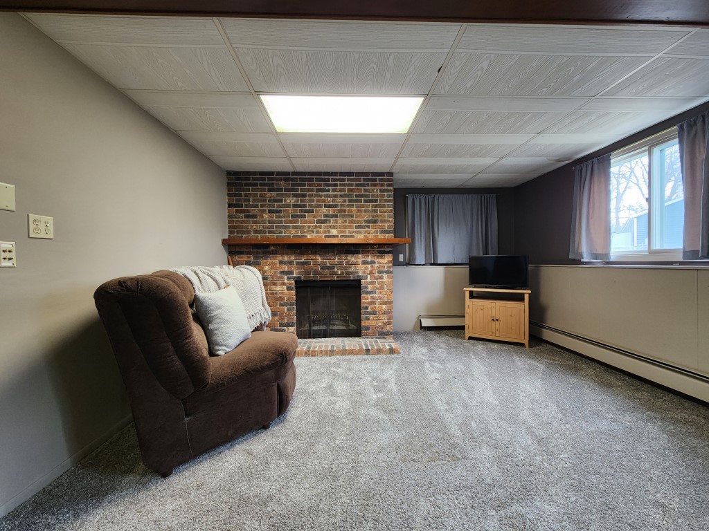 Clear Lake, Iowa, 50428, United States, 3 Bedrooms Bedrooms, ,1 BathroomBathrooms,Residential,For Sale,1937165