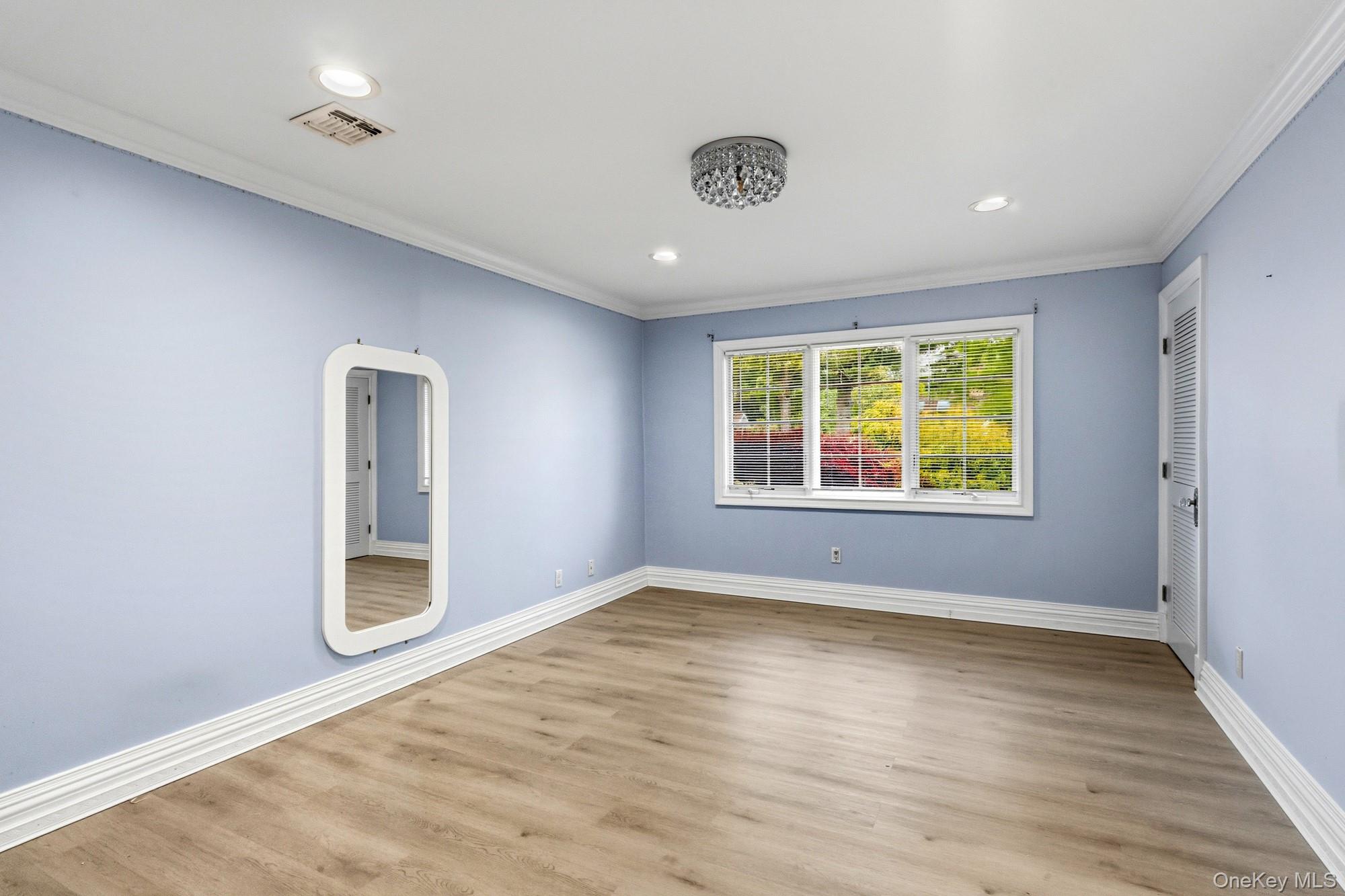  18 Sherwood Lane, Roslyn Heights, NY, 11577 - 物件實景