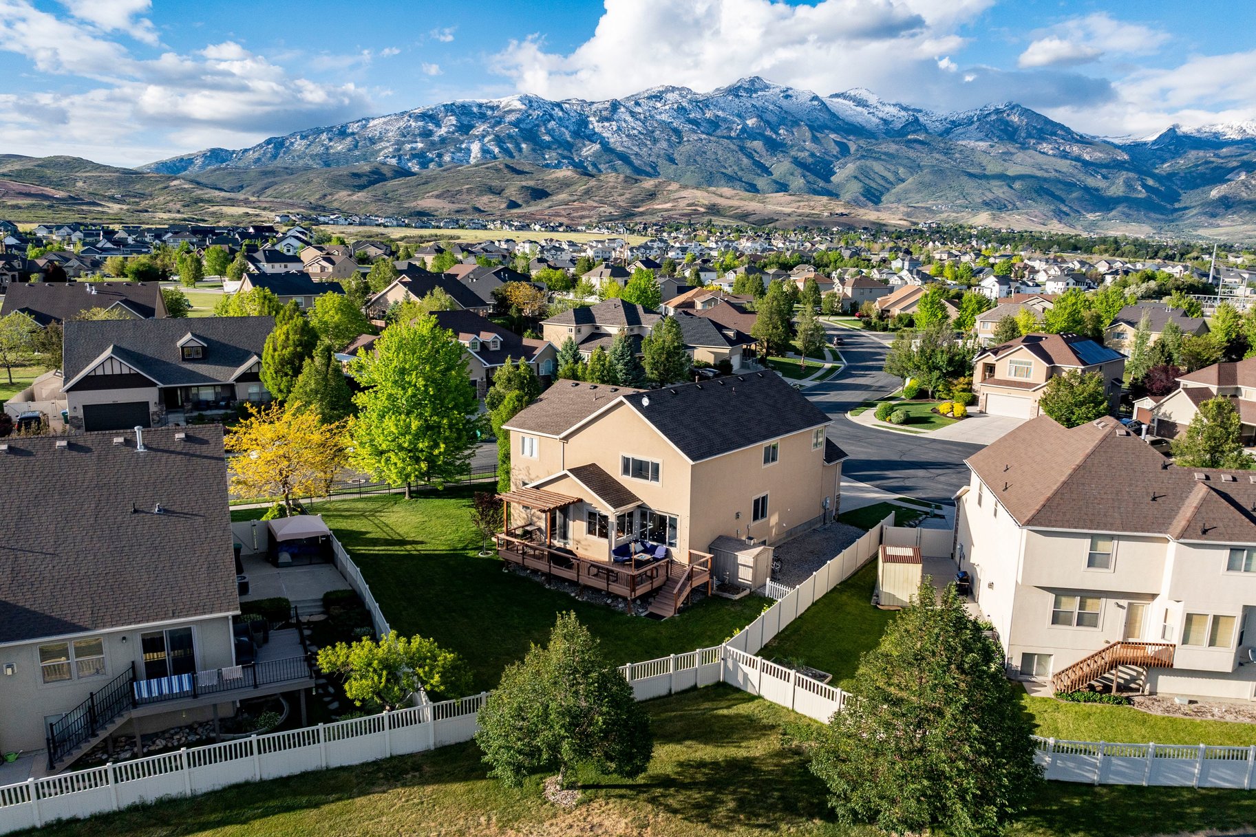  Family Home on Quiet Highland Cul-de-Sac with Incredible Views - 物件實景
