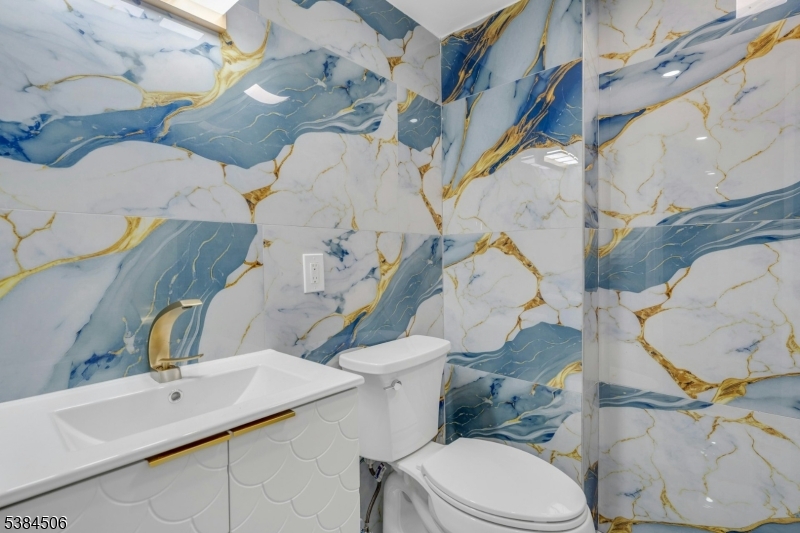 Montclair Twp., New Jersey, 07042, United States, 6 Bedrooms Bedrooms, ,5 BathroomsBathrooms,Residential,For Sale,1947111