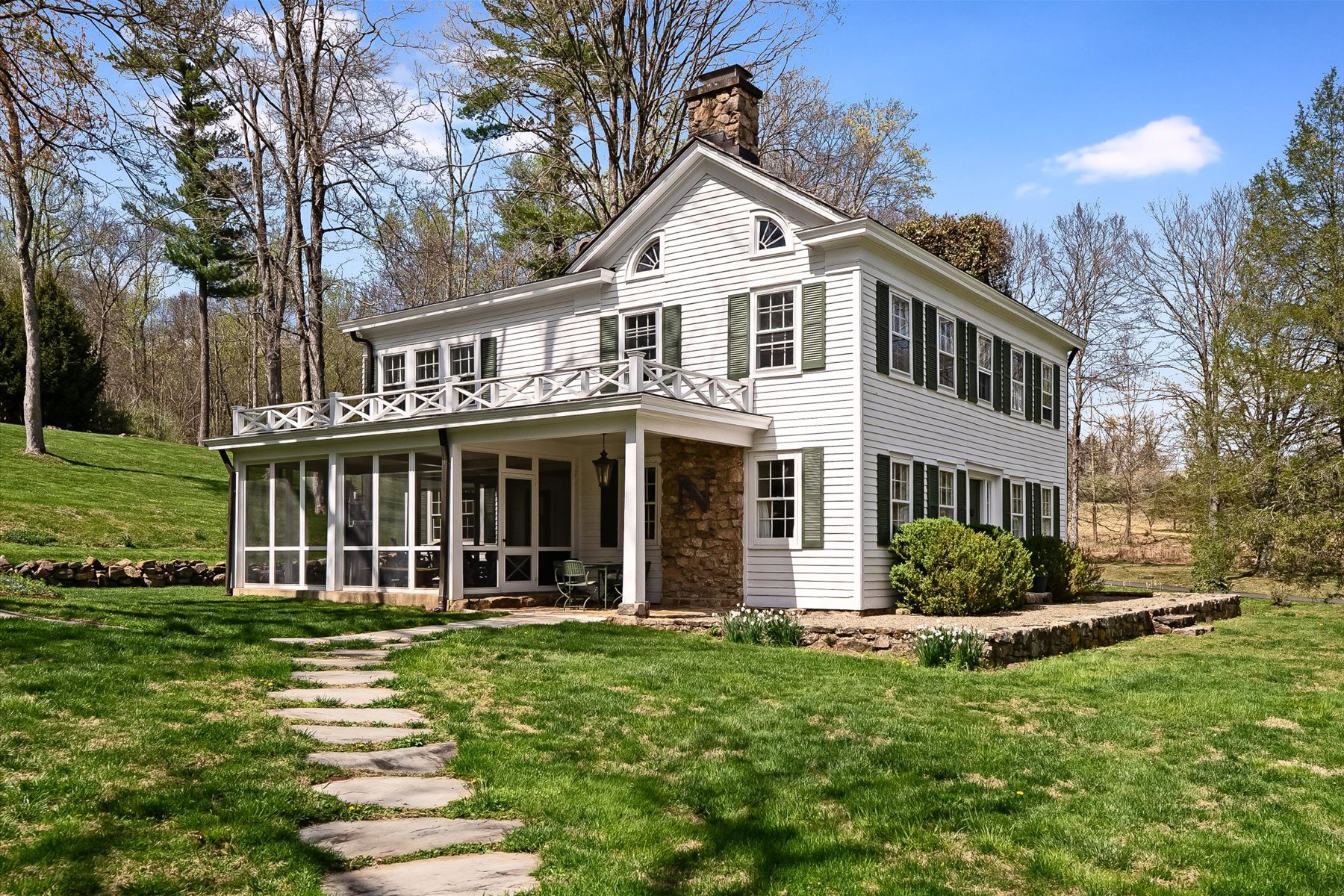  Timeless Character with an Exceptional Setting - 物件實景