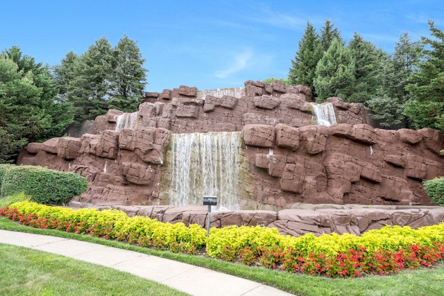 Woodland Park, New Jersey, 07424, United States, 2 Bedrooms Bedrooms, ,2 BathroomsBathrooms,Residential,For Sale,1923483