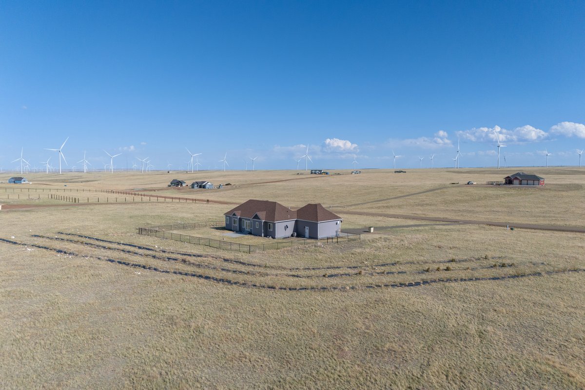 Cheyenne, Wyoming, 82059, United States, 5 Bedrooms Bedrooms, ,4 BathroomsBathrooms,Residential,For Sale,1944847