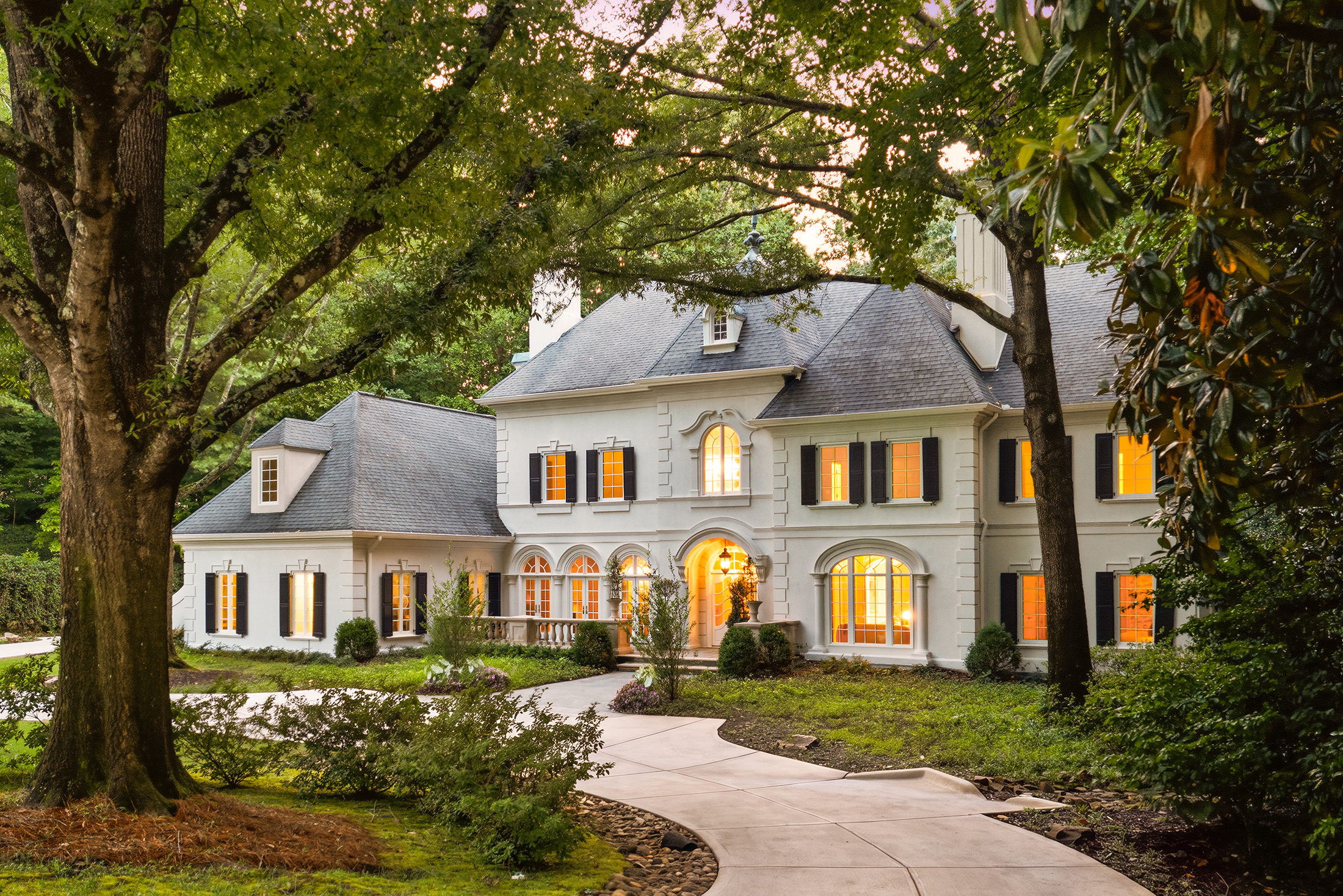  Irreplaceable Estate in One of Atlanta