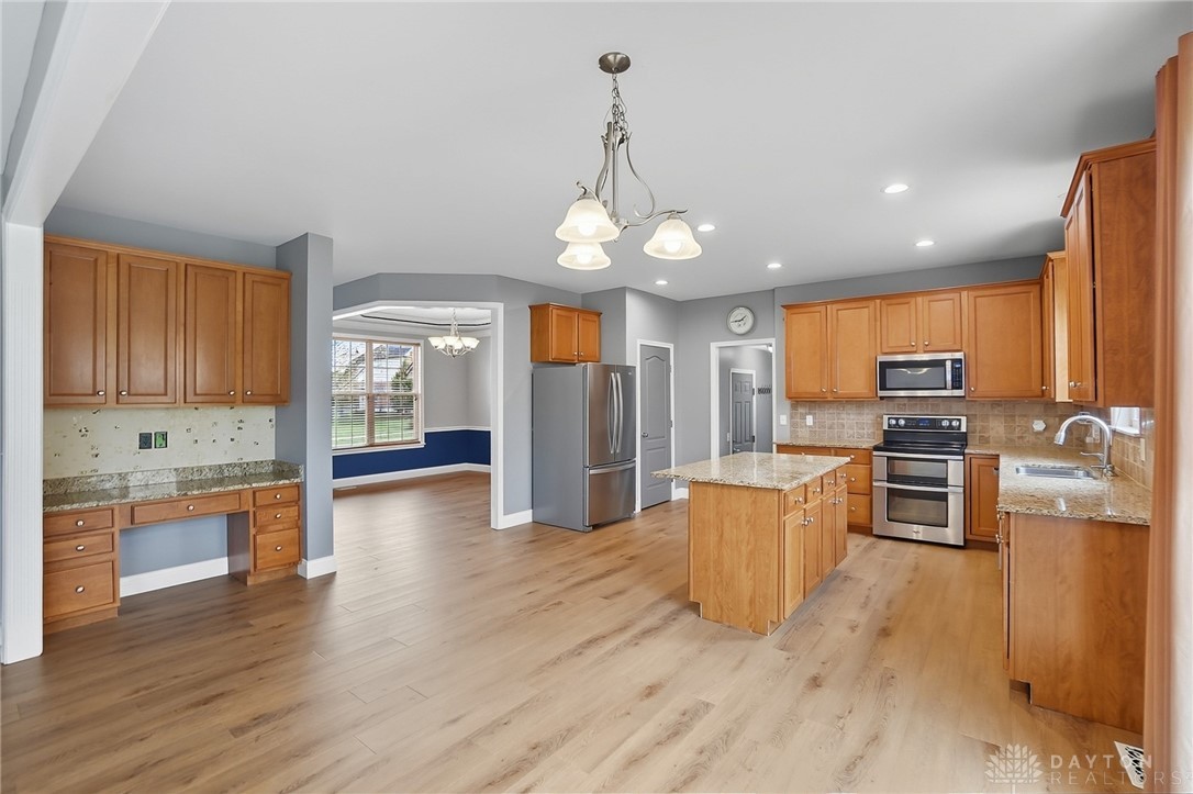 Clearcreek Twp, Ohio, 45458, United States, 4 Bedrooms Bedrooms, ,4 BathroomsBathrooms,Residential,For Sale,1966206