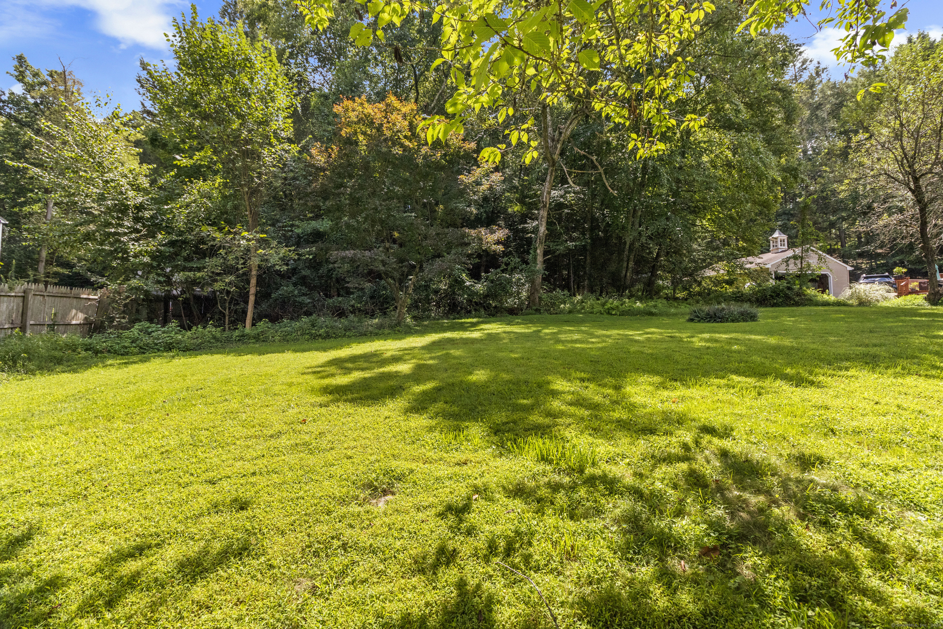 Newtown, Connecticut, 06482, United States, 3 Bedrooms Bedrooms, ,2 BathroomsBathrooms,Residential,For Sale,1828428