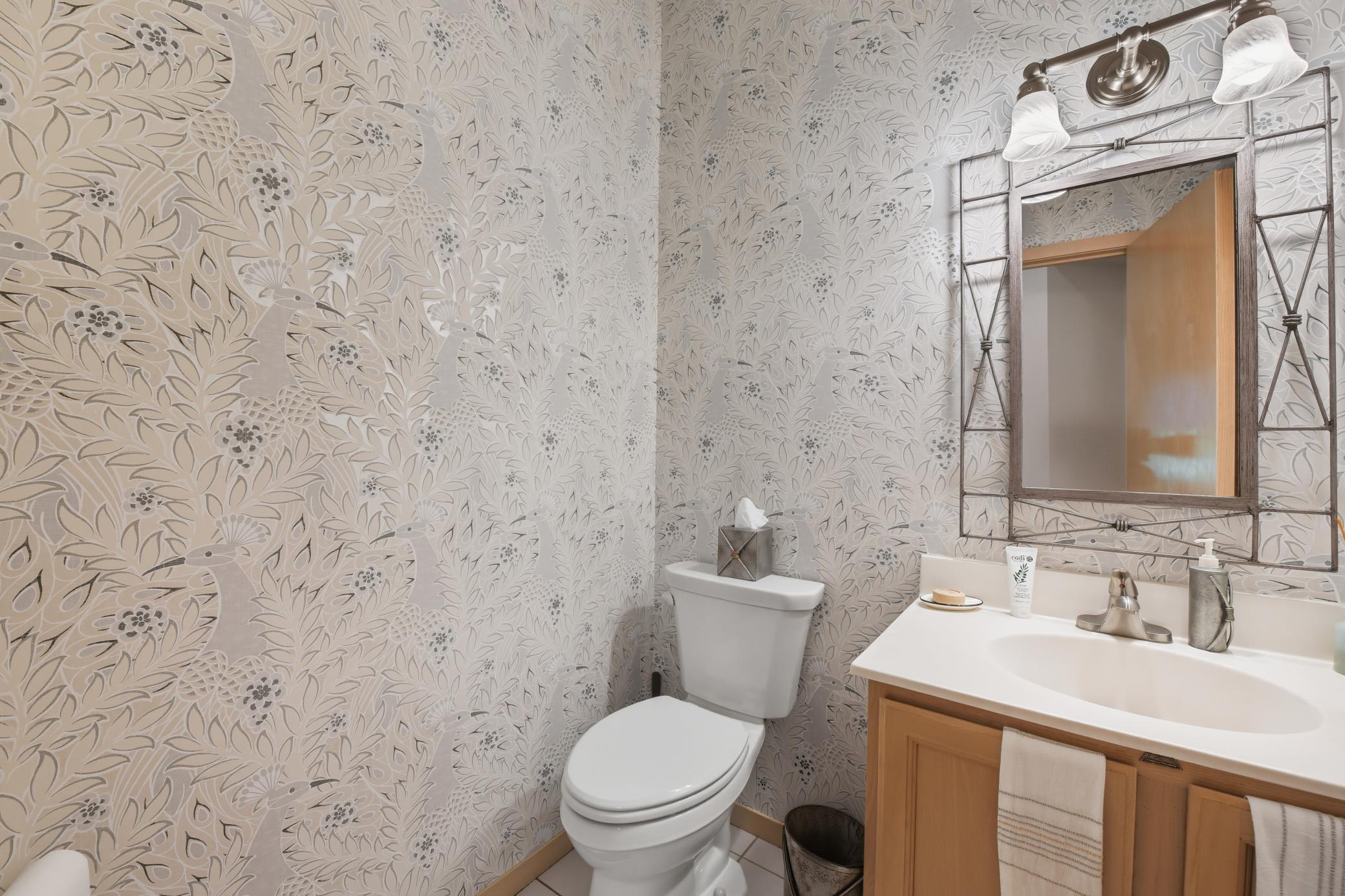 Shorewood, Minnesota, 55331, United States, 2 Bedrooms Bedrooms, ,3 BathroomsBathrooms,Residential,For Sale,1956041