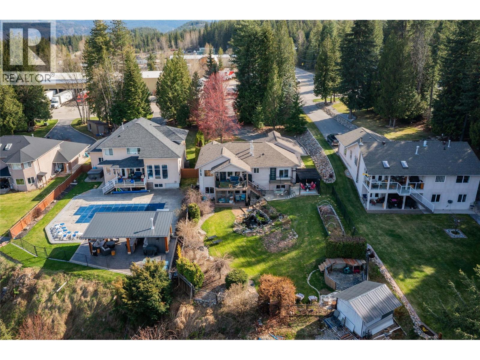 CASTLEGAR, British Columbia, V1N 3Z1, CA, 5 Bedrooms Bedrooms, ,3 BathroomsBathrooms,Residential,For Sale,1918005