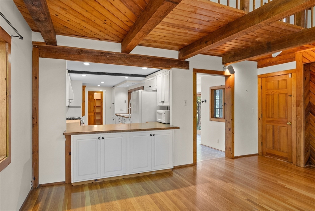 Sudbury, Massachusetts, 01776, United States, 4 Bedrooms Bedrooms, ,3 BathroomsBathrooms,Residential,For Sale,1940388