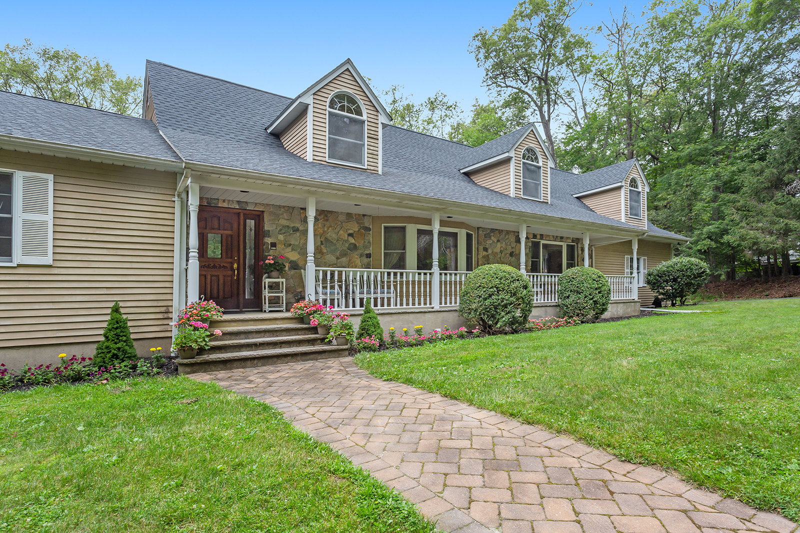 Ringwood, New Jersey, 07456, United States, 7 Bedrooms Bedrooms, ,4 BathroomsBathrooms,Residential,For Sale,1943457