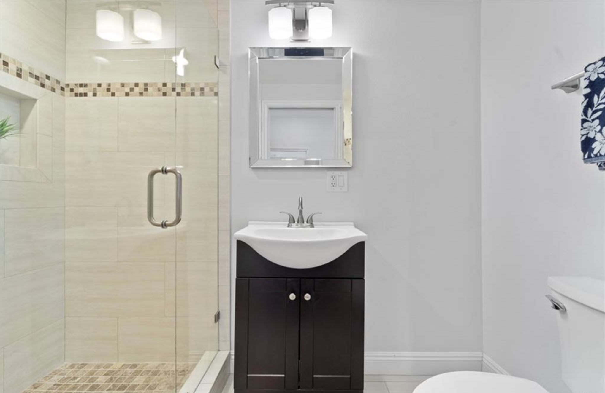 Seal Beach, California, 90740, United States, 2 Bedrooms Bedrooms, ,2 BathroomsBathrooms,Residential,For Sale,1996114