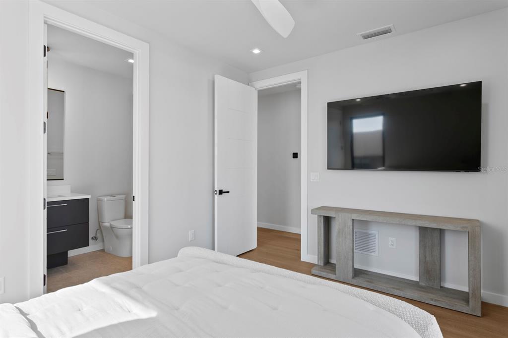 Indian Rocks Beach, Florida, 33785, United States, 8 Bedrooms Bedrooms, ,11 BathroomsBathrooms,Residential,For Sale,1997282