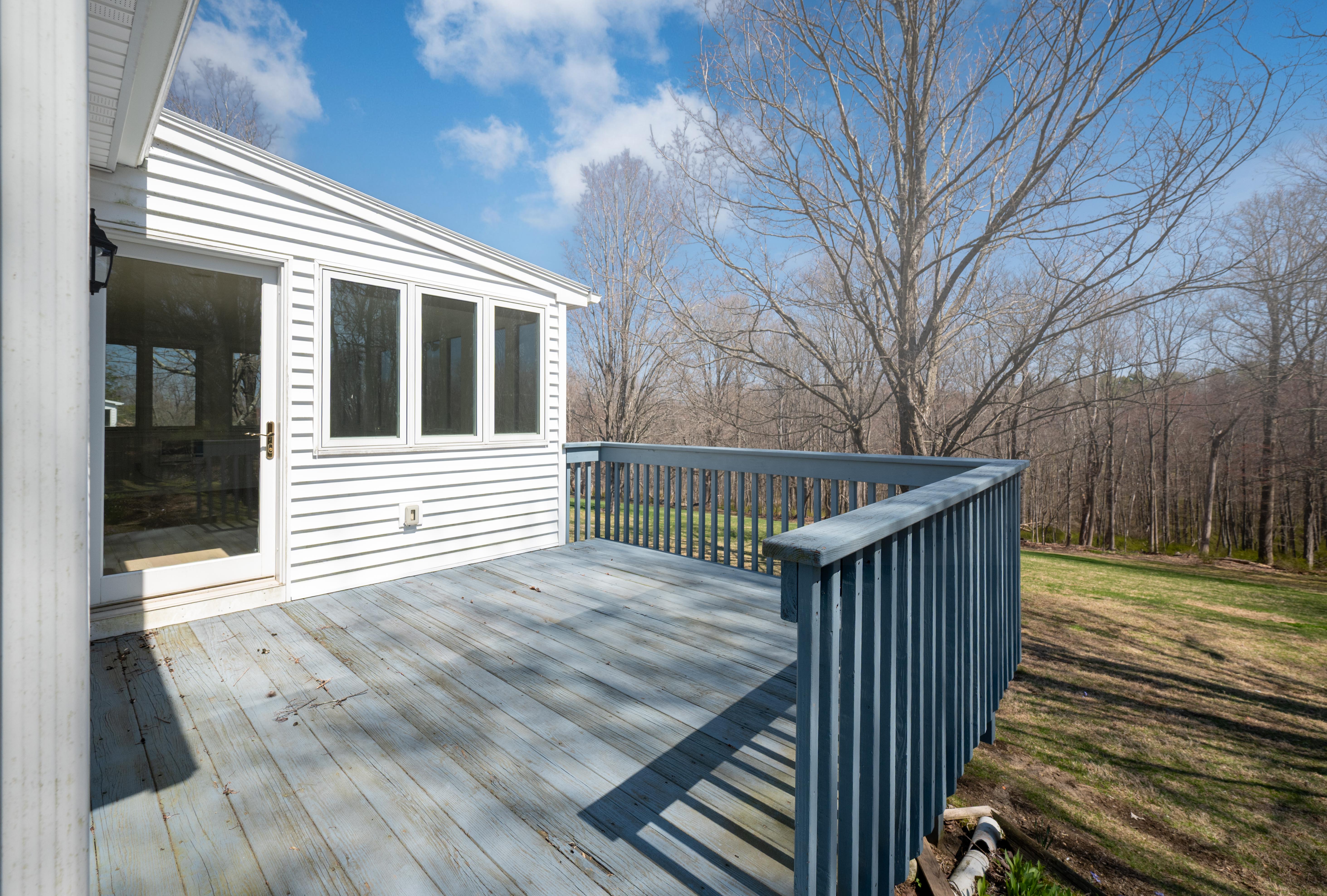  Well Built Colonial - 物件實景