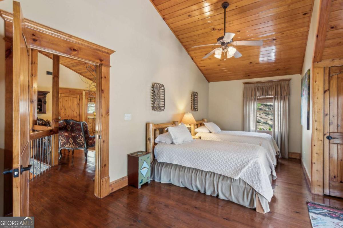 Ellijay, Georgia, 30536, United States, 5 Bedrooms Bedrooms, ,4 BathroomsBathrooms,Residential,For Sale,1880037