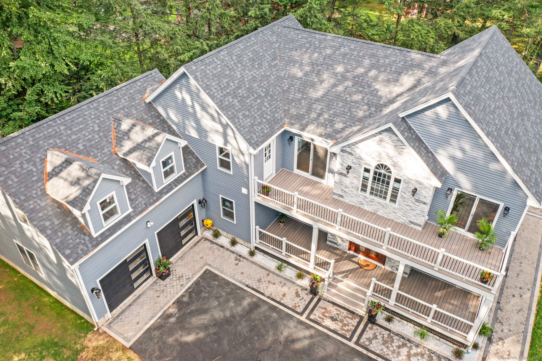 Simsbury, Connecticut, 06092, United States, 4 Bedrooms Bedrooms, ,3 BathroomsBathrooms,Residential,For Sale,1980448