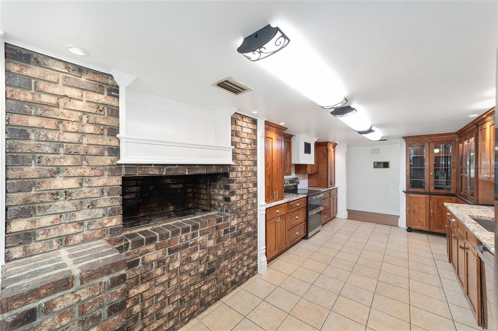 Gainesville, Florida, 32607, United States, 4 Bedrooms Bedrooms, ,3 BathroomsBathrooms,Residential,For Sale,1905879