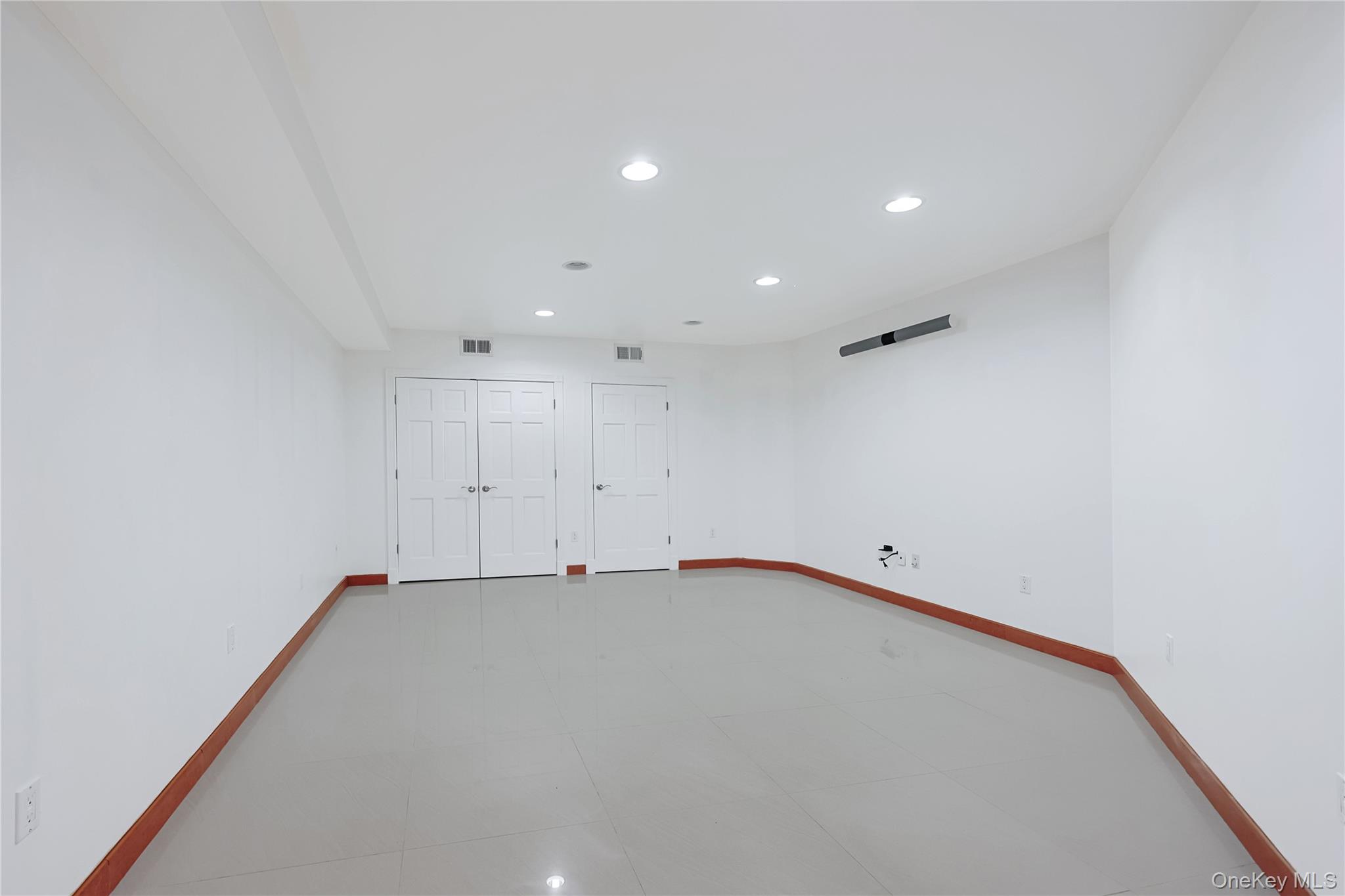 14 Belvedere Court, North Hills, NY, 11030 - 物件實景
