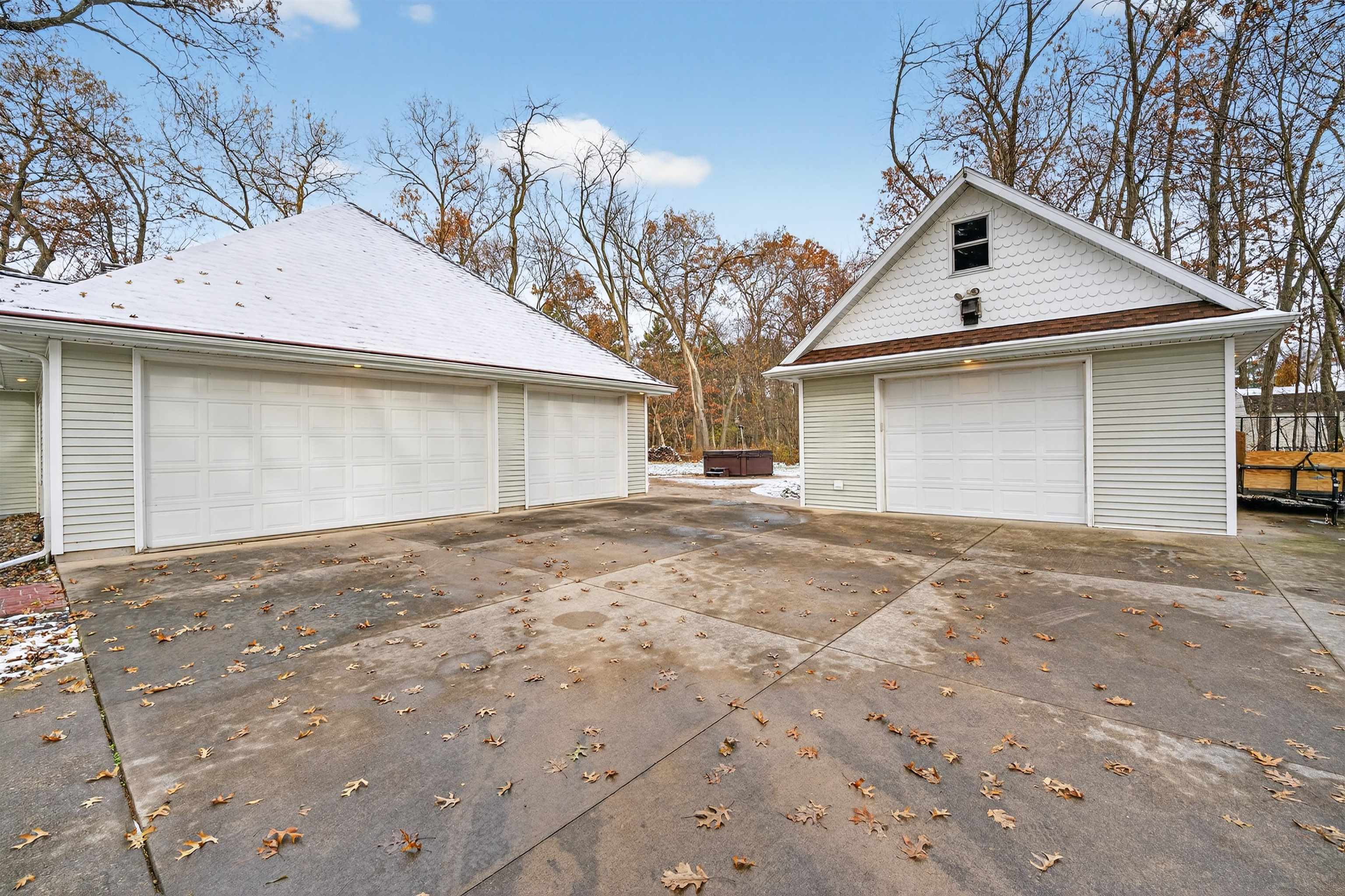 NEW LONDON, Wisconsin, 54961, United States, 3 Bedrooms Bedrooms, ,4 BathroomsBathrooms,Residential,For Sale,1996167