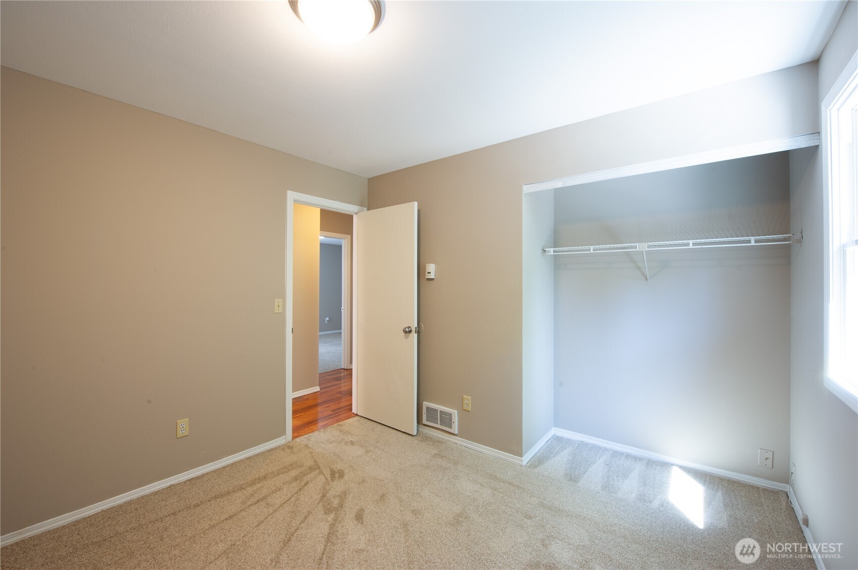 Everett, Washington, 98208, United States, 4 Bedrooms Bedrooms, ,3 BathroomsBathrooms,Residential,For Sale,1920302