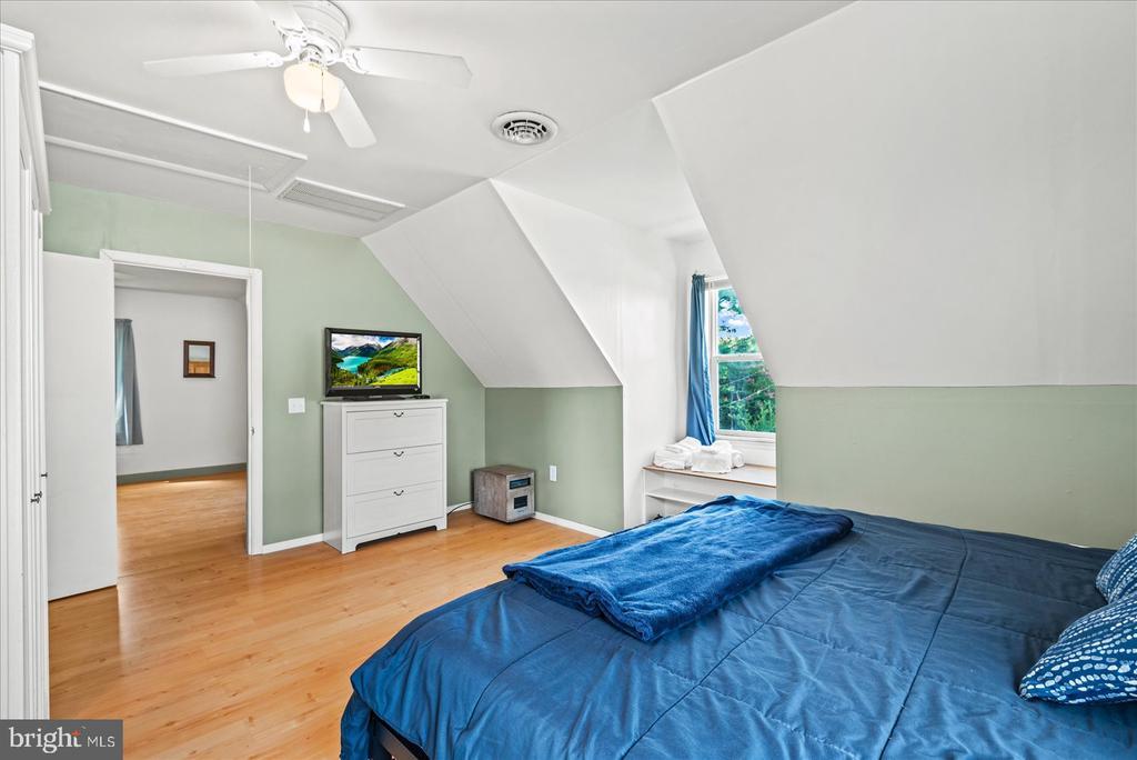 Colonial Beach, Virginia, 22443, United States, 4 Bedrooms Bedrooms, ,3 BathroomsBathrooms,Residential,For Sale,1905965