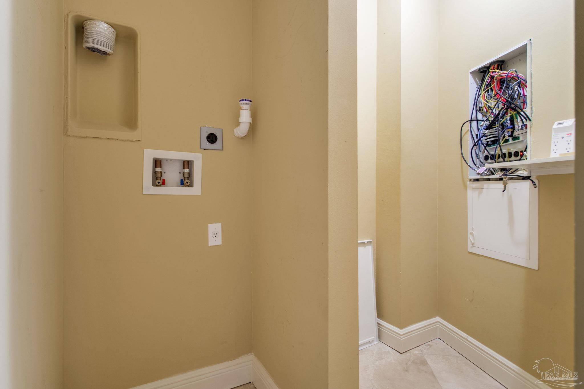 Pensacola, Florida, 32504, United States, 3 Bedrooms Bedrooms, ,4 BathroomsBathrooms,Residential,For Sale,1893551