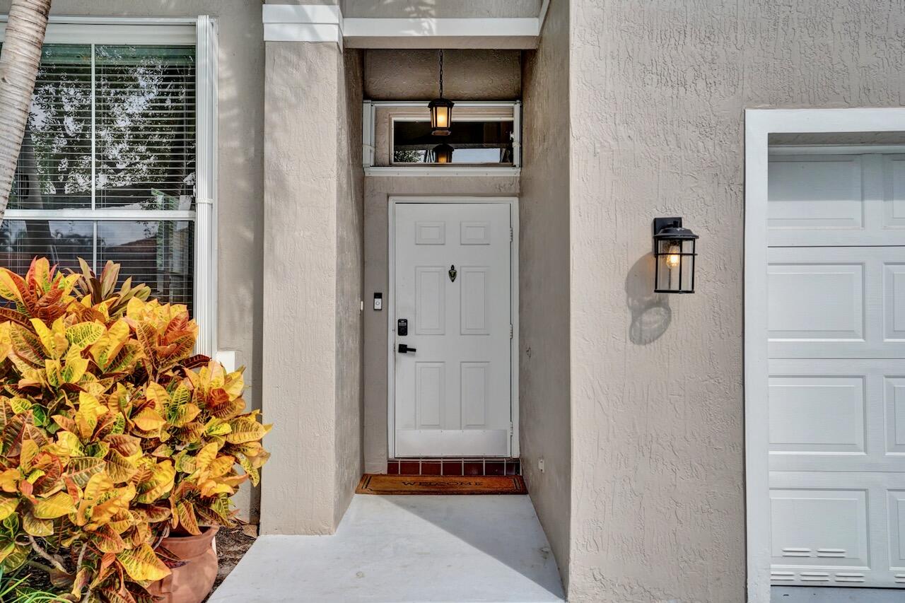 Lake Worth, Florida, 33463, United States, 3 Bedrooms Bedrooms, ,3 BathroomsBathrooms,Residential,For Sale,1940163
