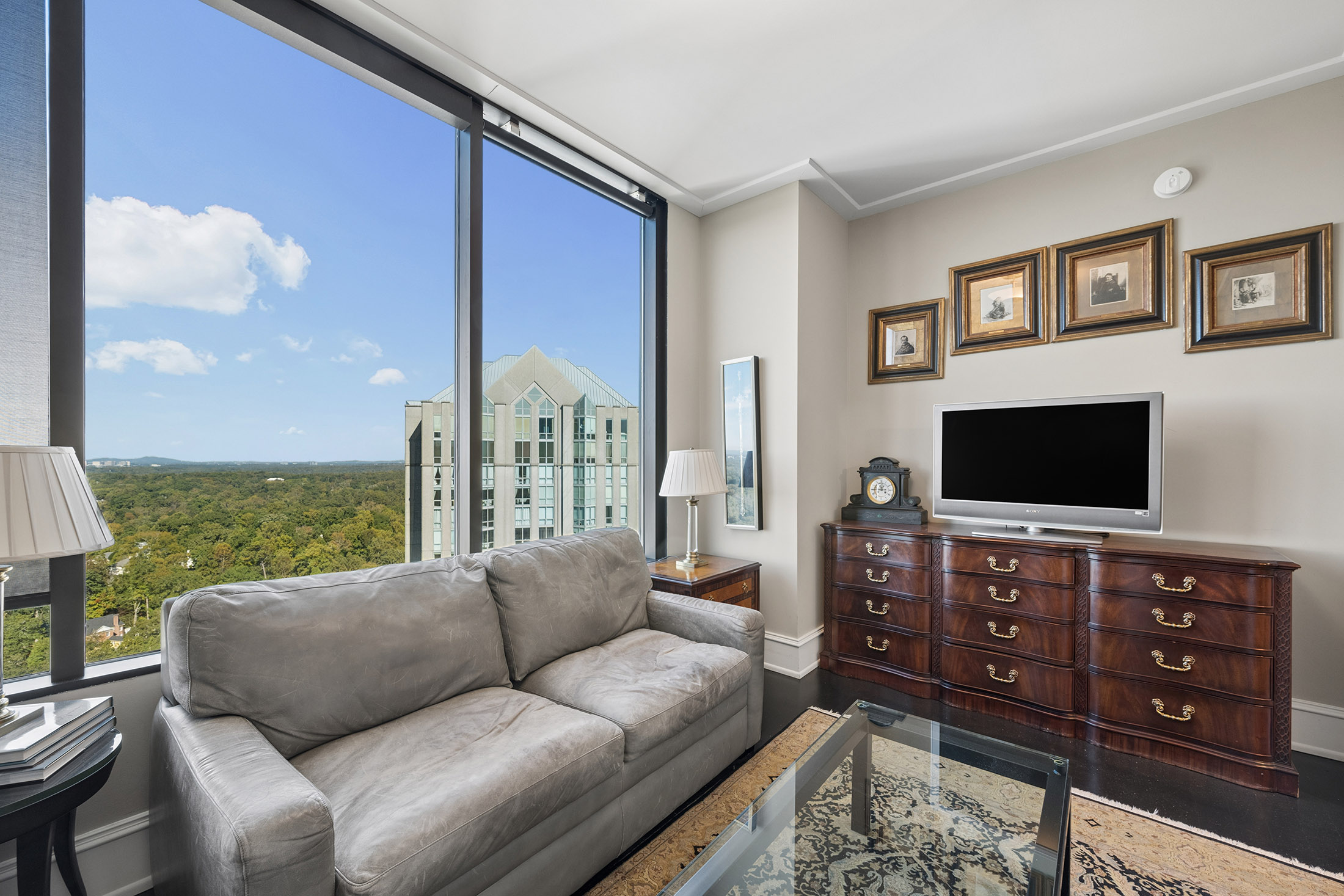  Exceptional Space, Skyline Views, and an Unbeatable Buckhead Location - 物件實景