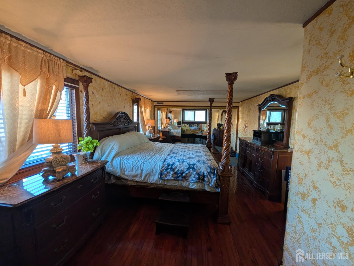 Old Bridge, New Jersey, 08857, United States, 3 Bedrooms Bedrooms, ,2 BathroomsBathrooms,Residential,For Sale,1849014