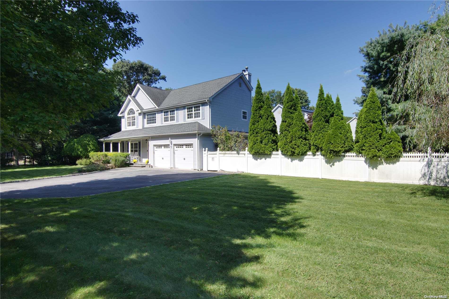 Smithtown, New York, 11787, United States, 4 Bedrooms Bedrooms, ,3 BathroomsBathrooms,Residential,For Sale,1728654