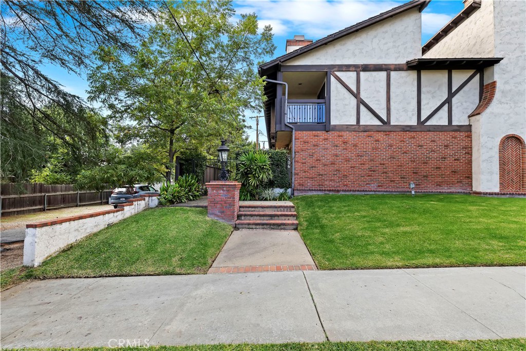 Sierra Madre, California, 91024, United States, 2 Bedrooms Bedrooms, ,3 BathroomsBathrooms,Residential,For Sale,1992859