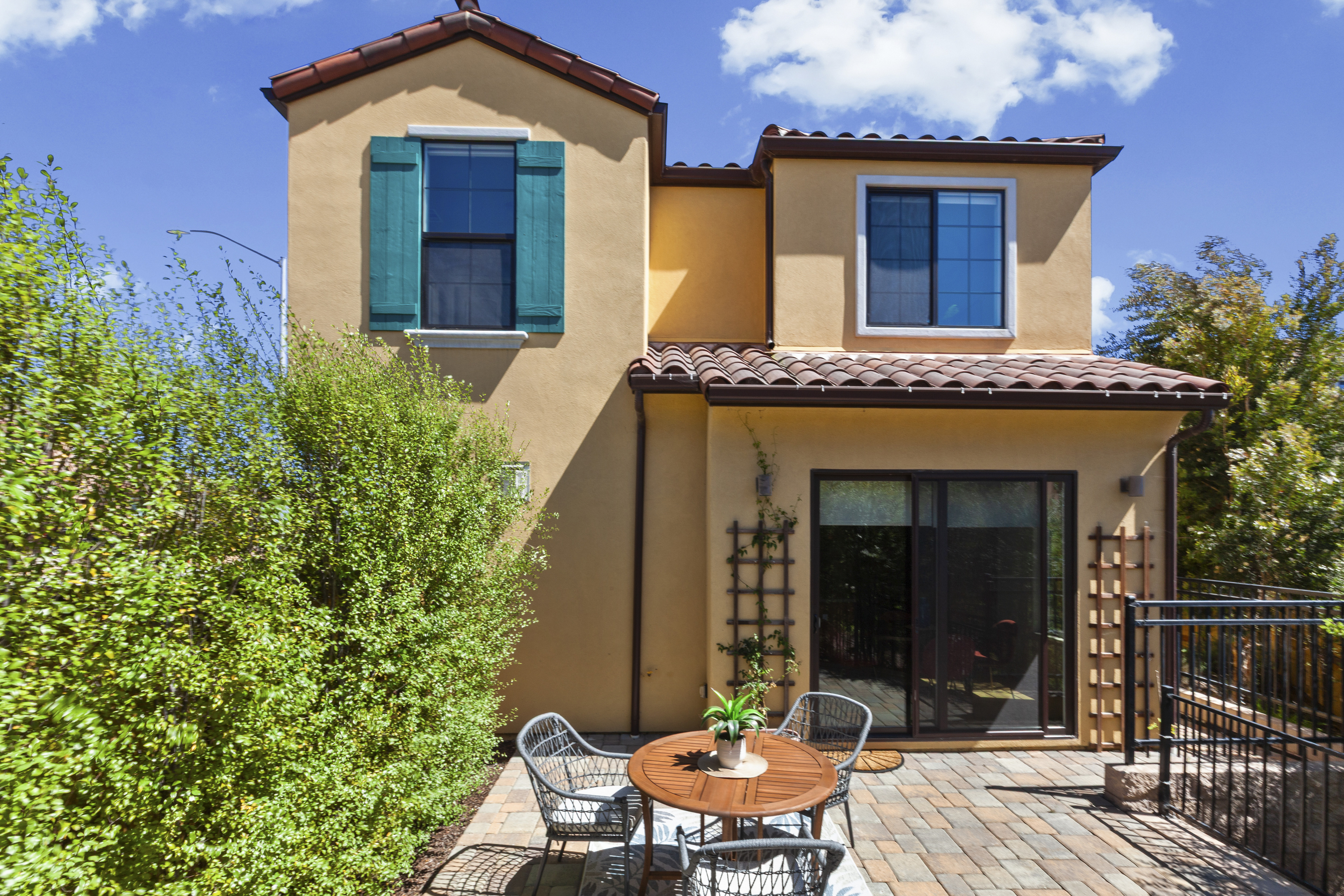  Elegant Hillside Living in Coveted Toscano - 物件實景
