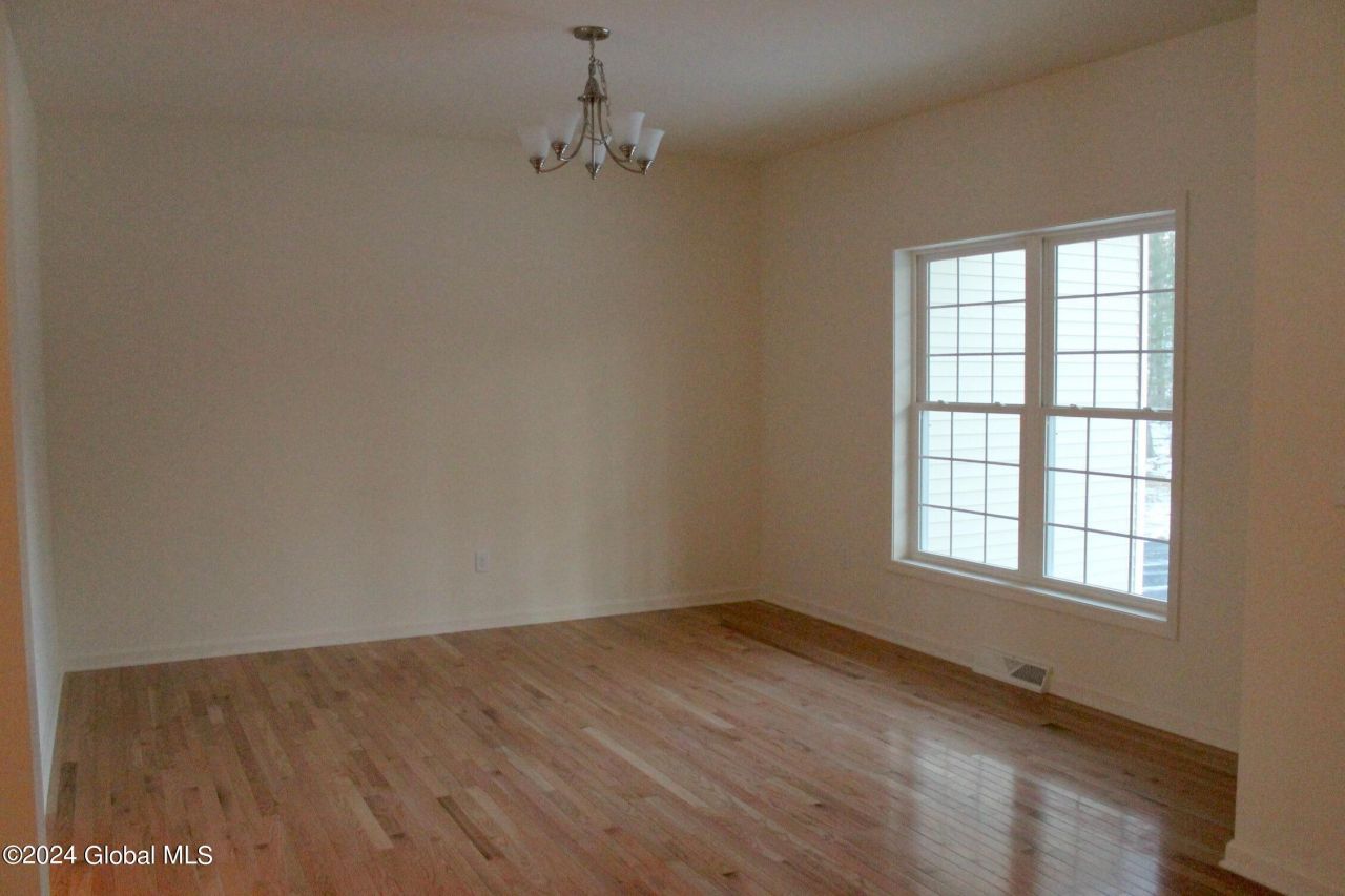 Mechanicville, New York, 12118, United States, 3 Bedrooms Bedrooms, ,2 BathroomsBathrooms,Residential,For Sale,1989562