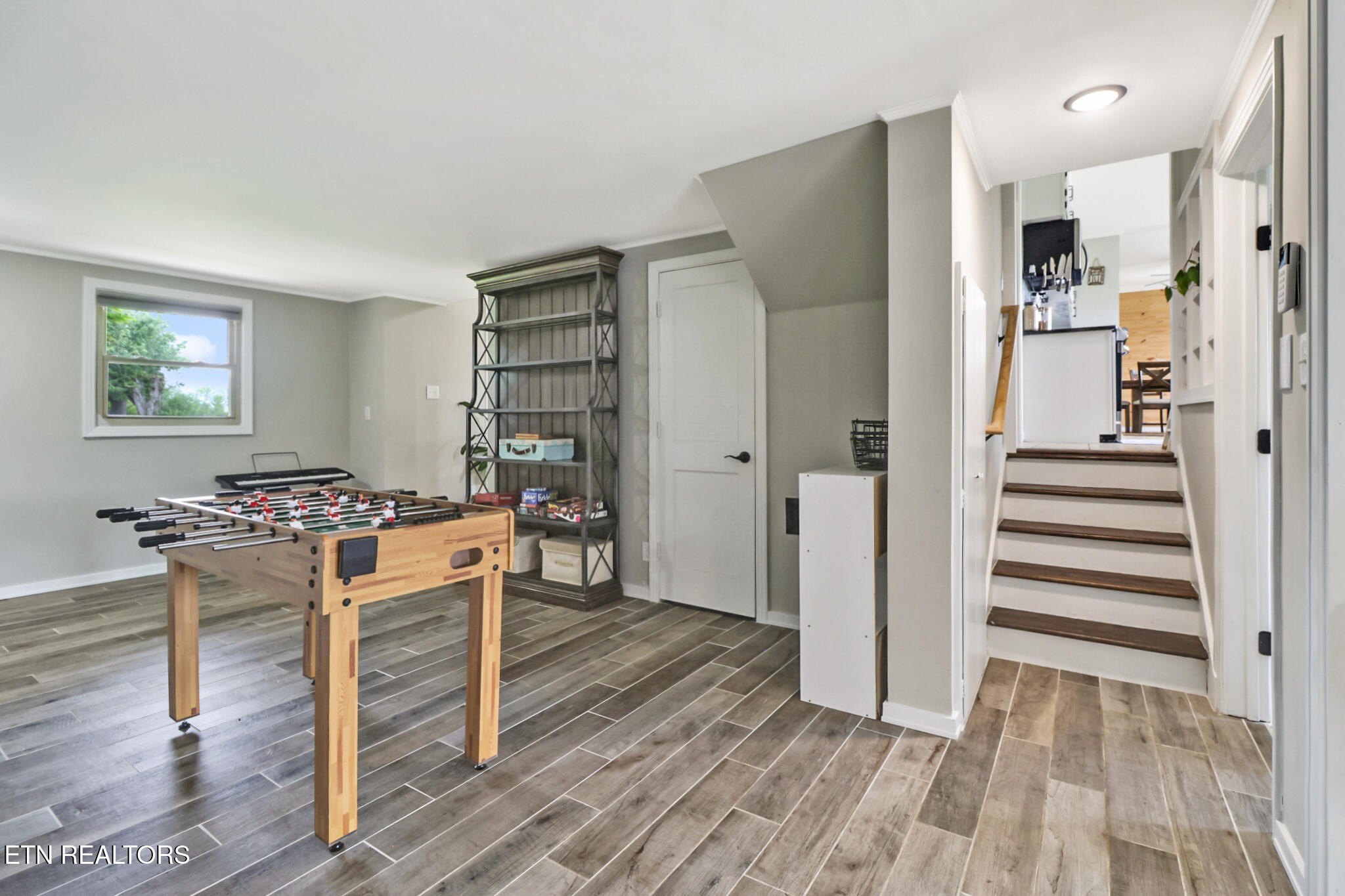 Crossville, Tennessee, 38571, United States, 5 Bedrooms Bedrooms, ,3 BathroomsBathrooms,Residential,For Sale,1986080