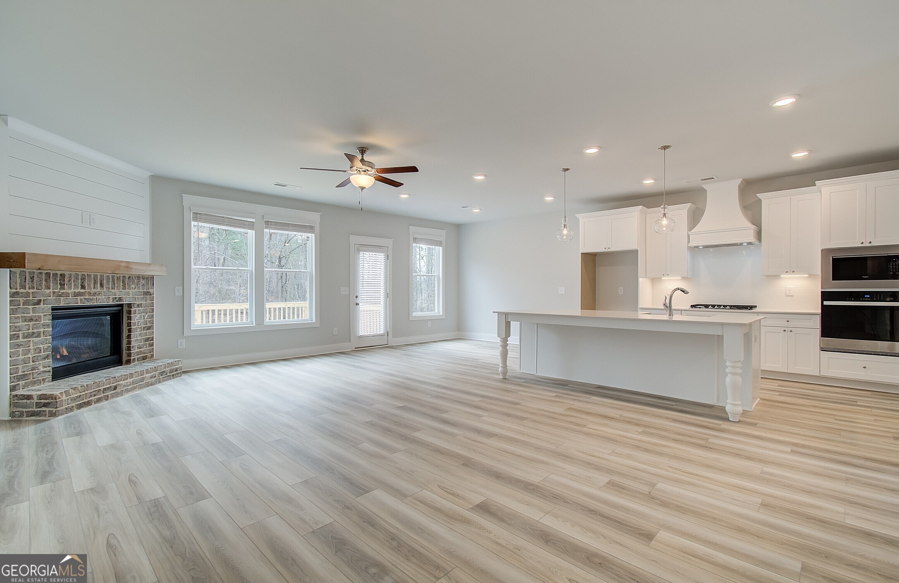 Senoia, Georgia, 30276, United States, 4 Bedrooms Bedrooms, ,4 BathroomsBathrooms,Residential,For Sale,2008995