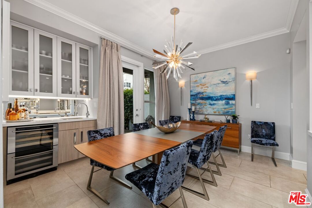 Los Angeles, California, 90094, United States, 3 Bedrooms Bedrooms, ,4 BathroomsBathrooms,Residential,For Sale,1947041