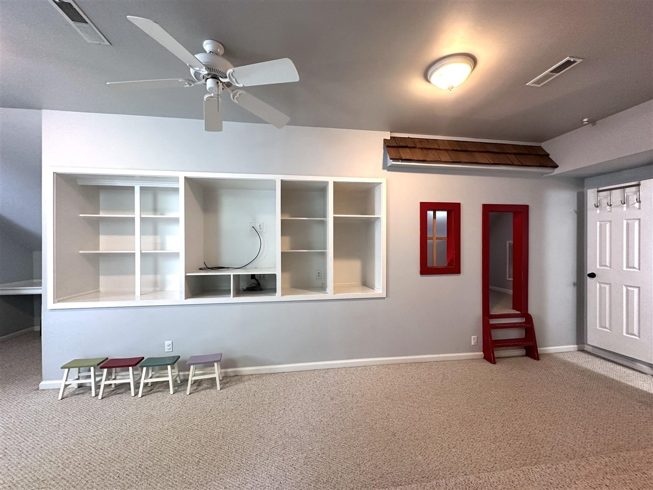 Bowling Green, Kentucky, 42104, United States, 5 Bedrooms Bedrooms, ,3 BathroomsBathrooms,Residential,For Sale,1907465