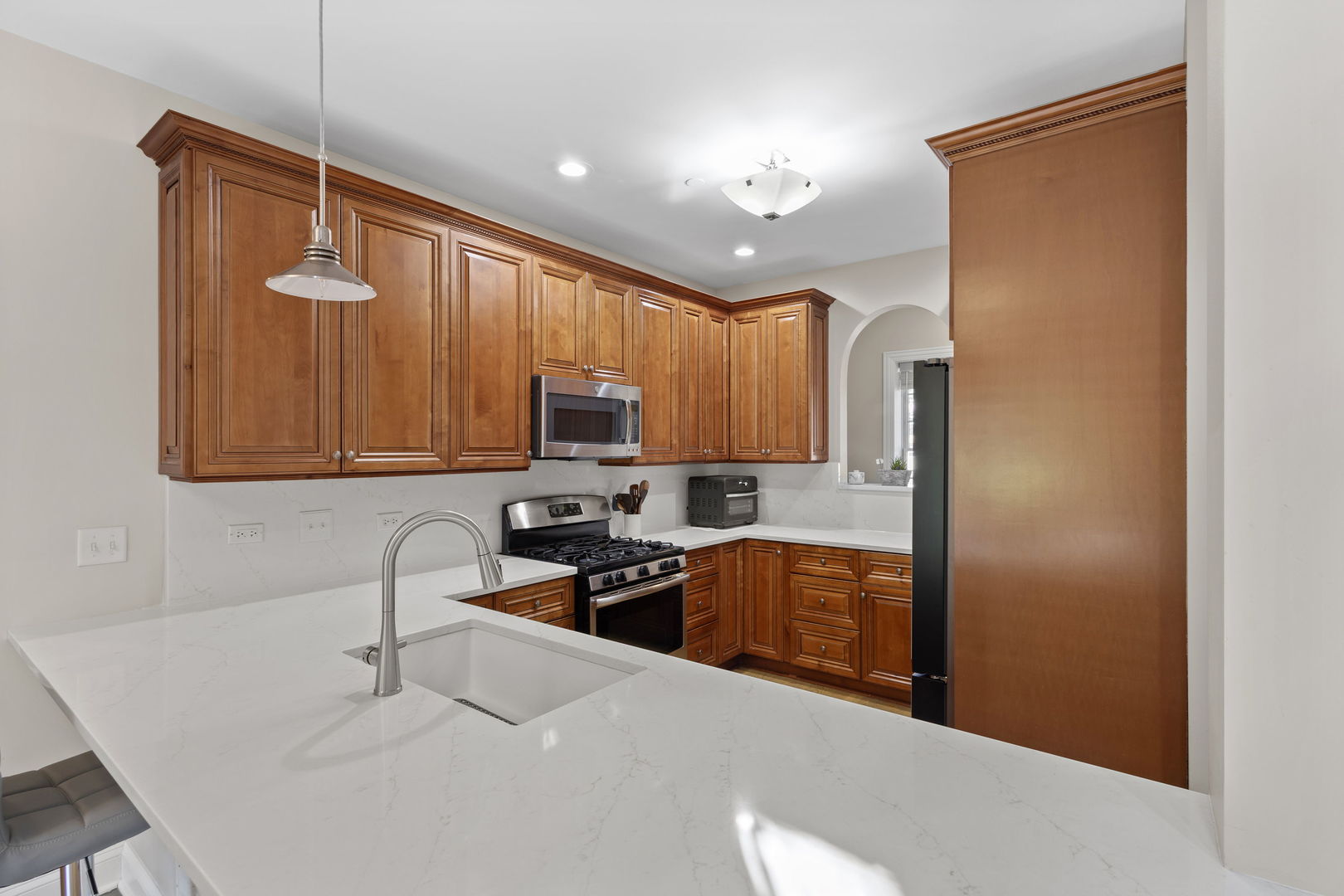 Westmont, Illinois, 60559, United States, 3 Bedrooms Bedrooms, ,4 BathroomsBathrooms,Residential,For Sale,1950669