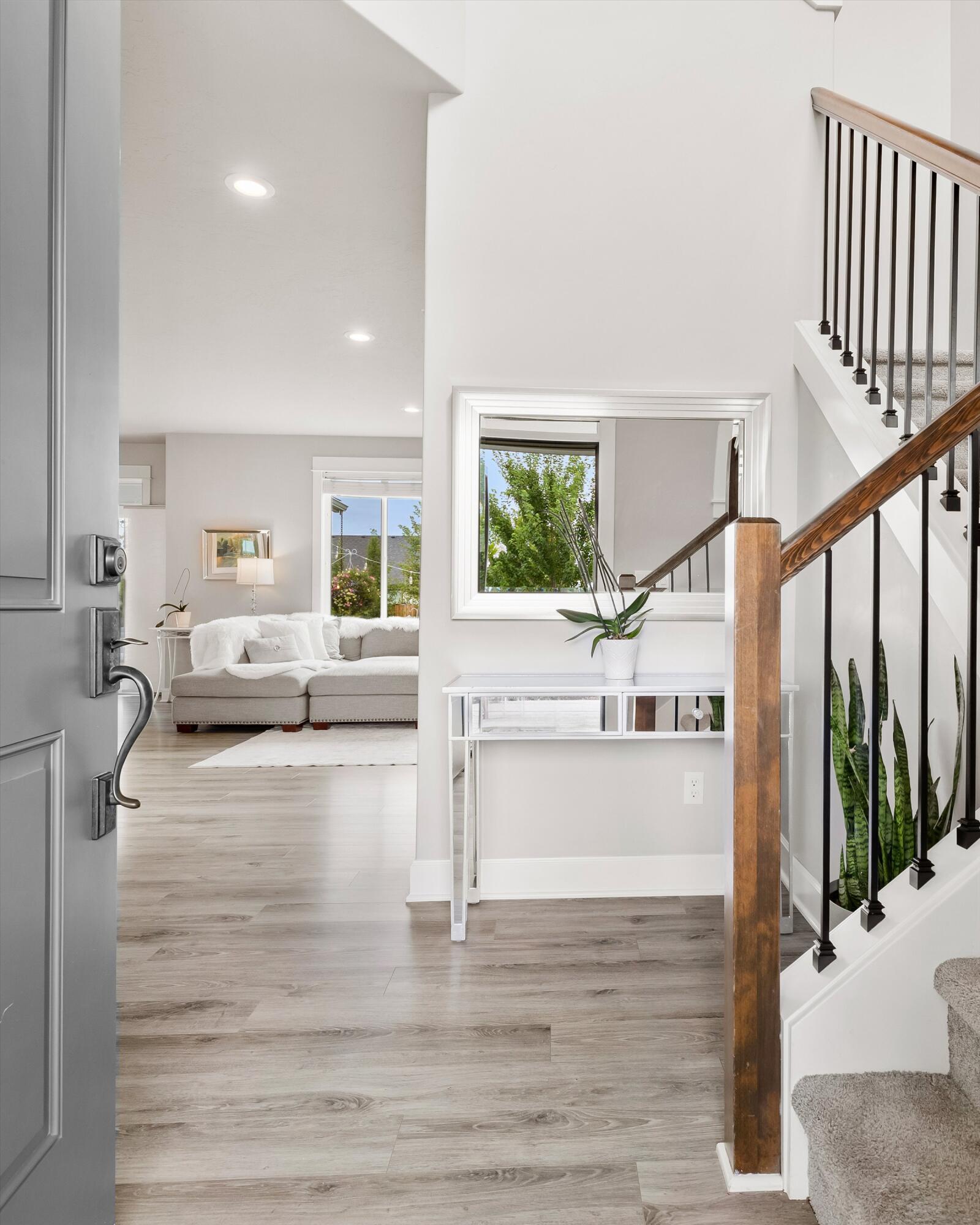 Redmond, Oregon, 97756, United States, 4 Bedrooms Bedrooms, ,3 BathroomsBathrooms,Residential,For Sale,1982797