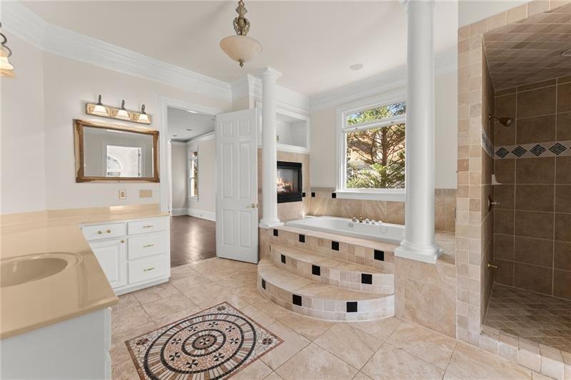 Alpharetta, Georgia, 30005, United States, 10 Bedrooms Bedrooms, ,13 BathroomsBathrooms,Residential,For Sale,1973838