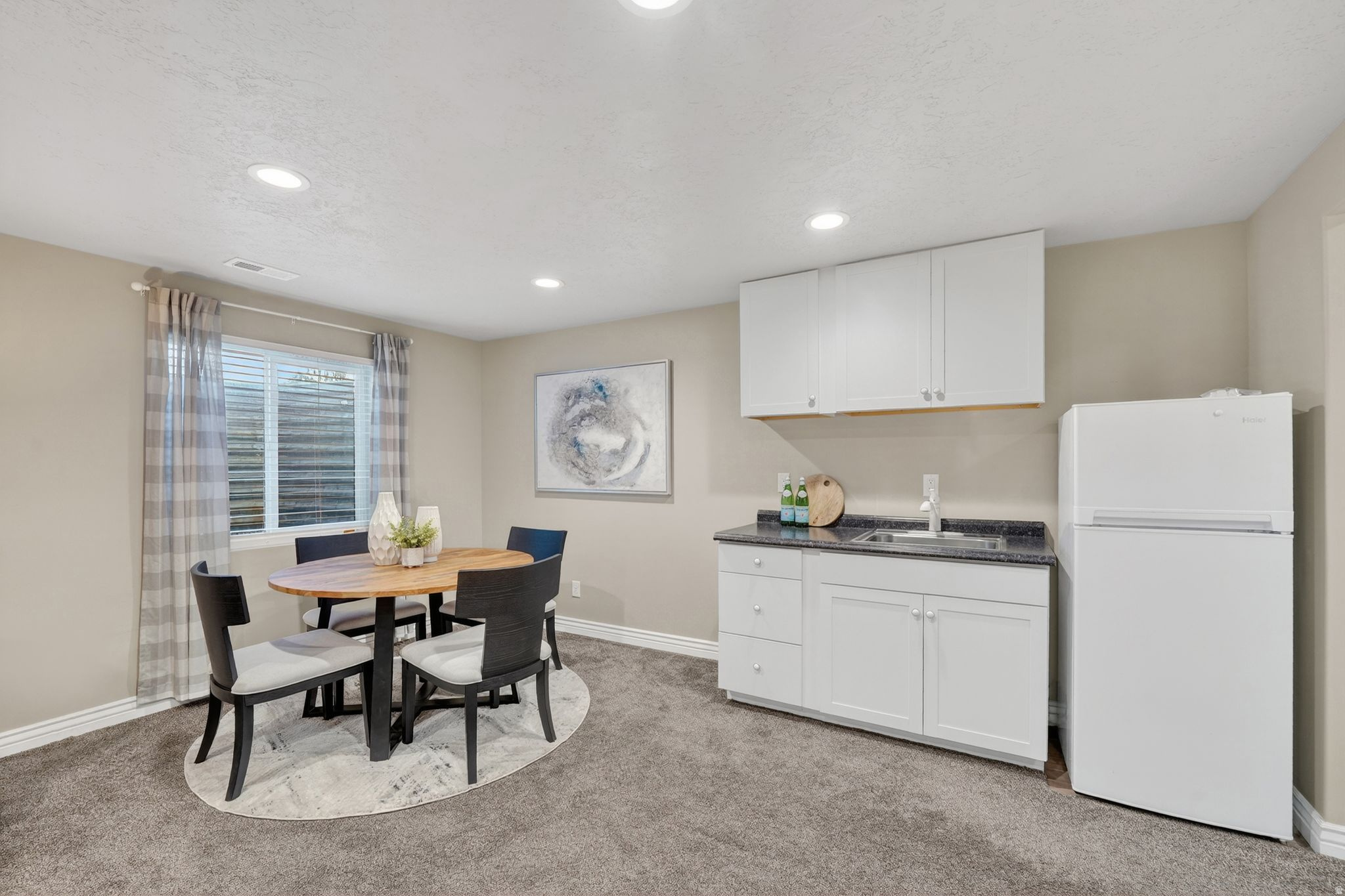 Syracuse, Utah, 84075, United States, 5 Bedrooms Bedrooms, ,3 BathroomsBathrooms,Residential,For Sale,2003414