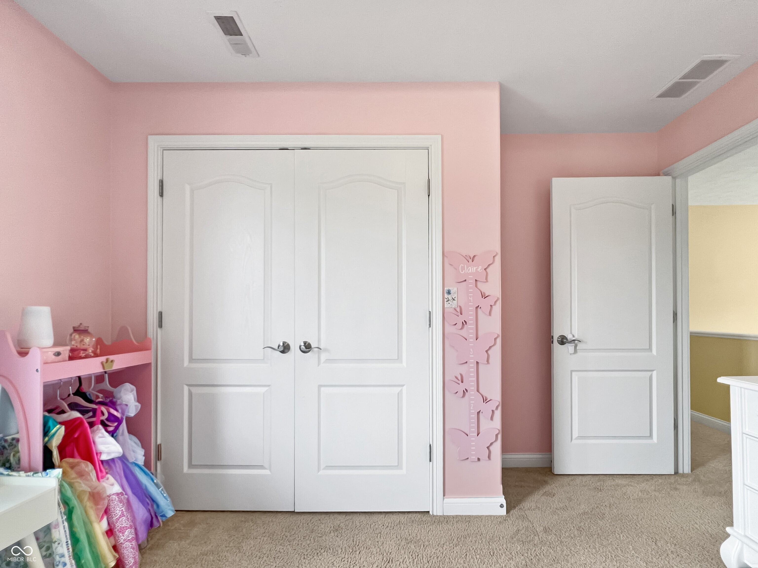 Columbus, Indiana, 47201, United States, 5 Bedrooms Bedrooms, ,4 BathroomsBathrooms,Residential,For Sale,2048800