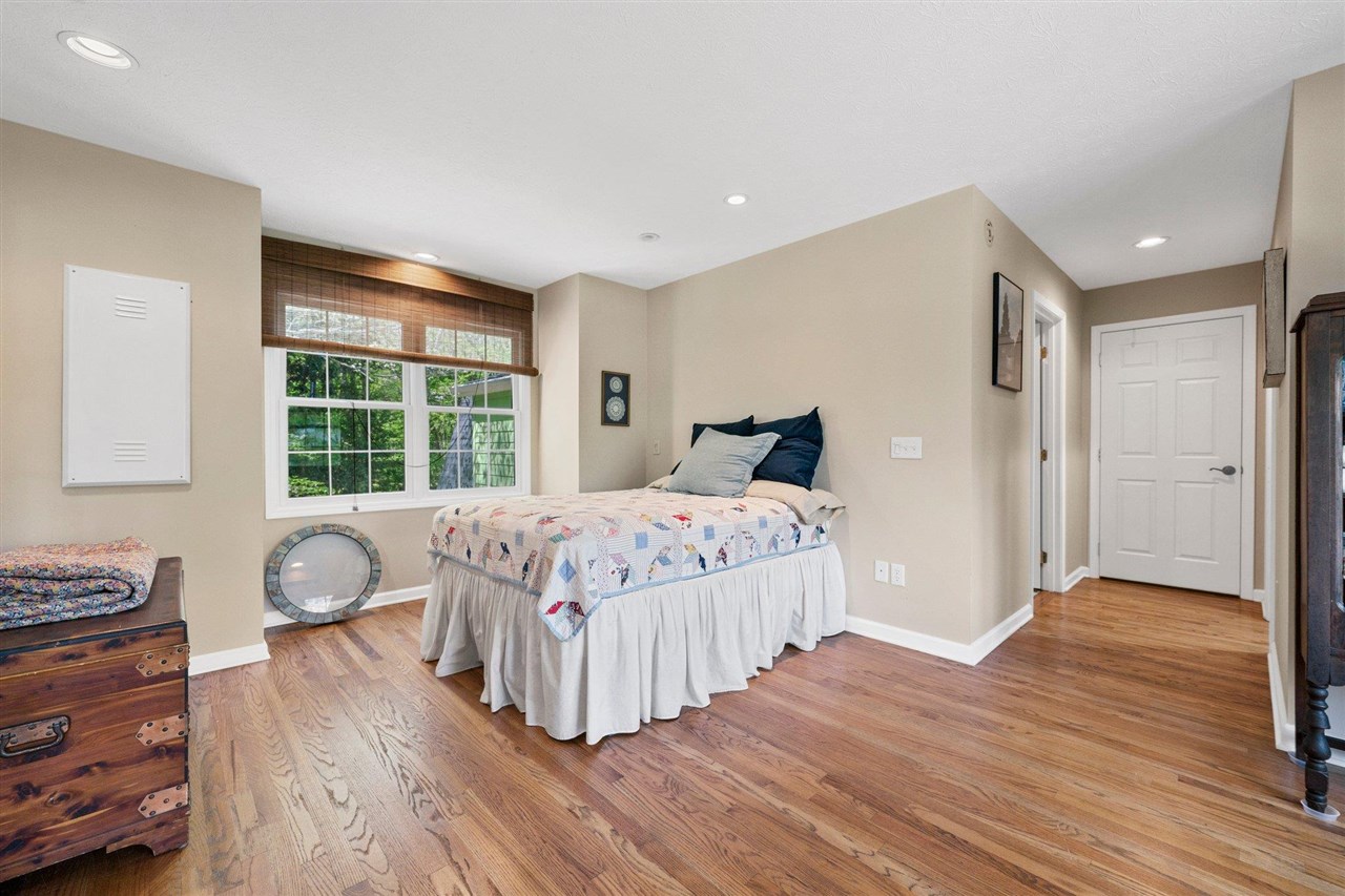 Bowling Green, Kentucky, 42103, United States, 4 Bedrooms Bedrooms, ,5 BathroomsBathrooms,Residential,For Sale,1785083