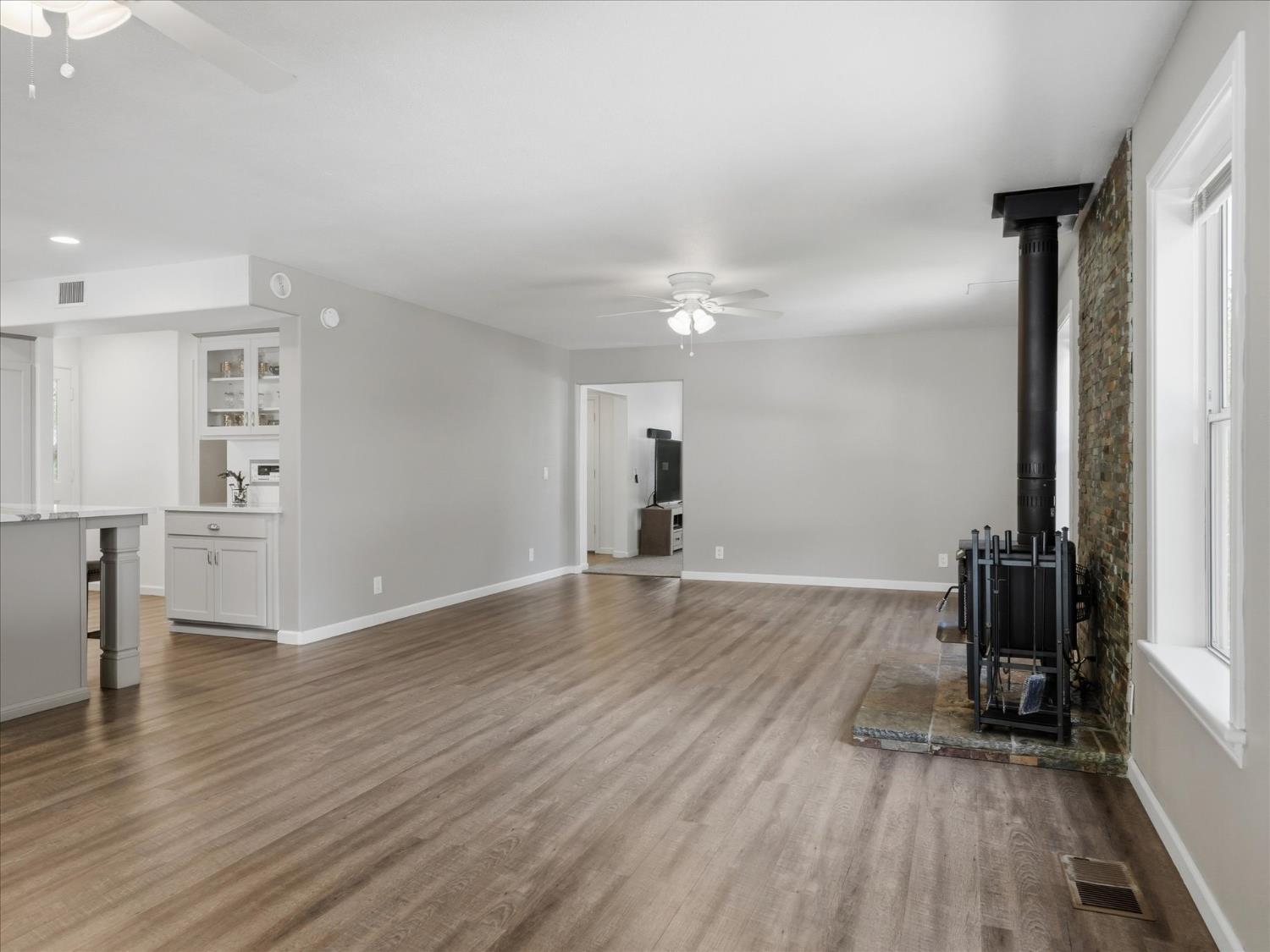 Bass Lake, California, 93604, United States, 3 Bedrooms Bedrooms, ,3 BathroomsBathrooms,Residential,For Sale,2049095