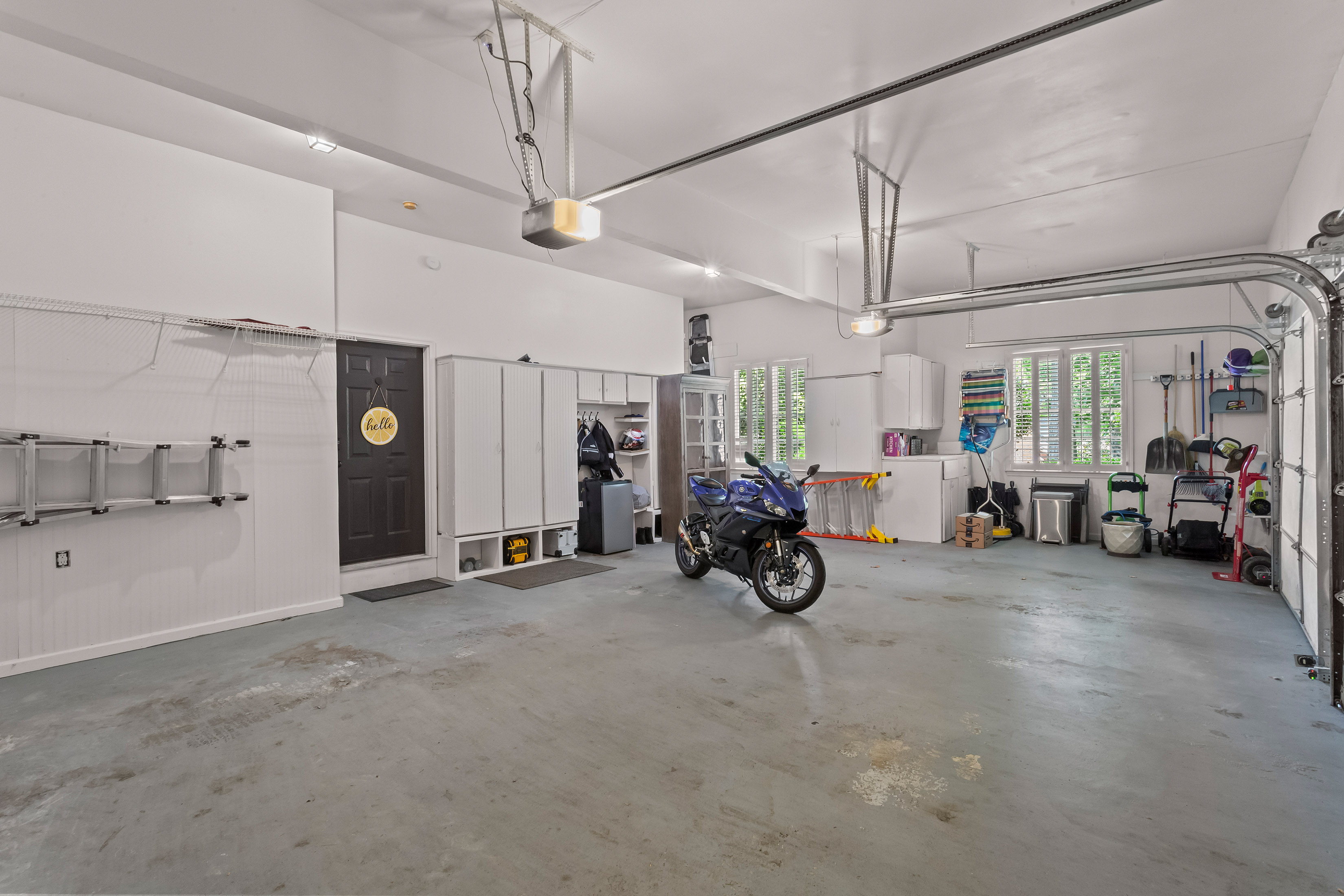  Timeless Elegance in Roswell