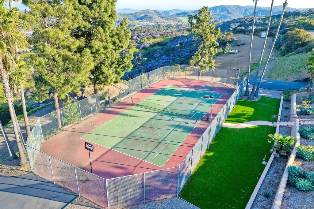 576 Camino De La Cima, San Marcos, California, 92078, United States, 5 Bedrooms Bedrooms, ,4 BathroomsBathrooms,Residential,For Sale,576 Camino De La Cima,1622114