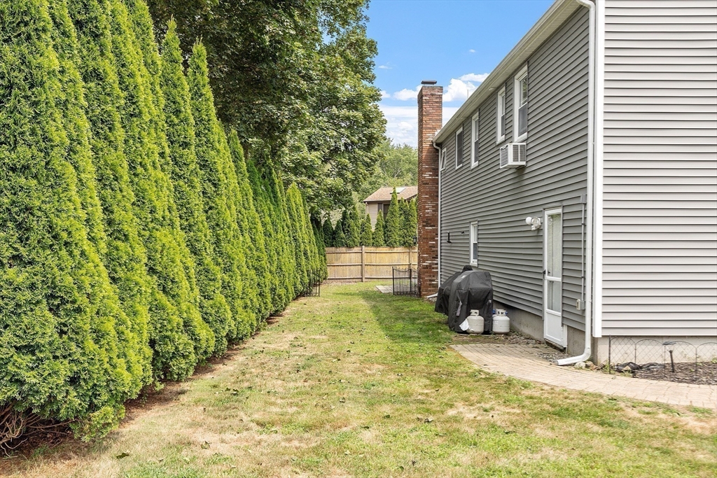 Beverly, Massachusetts, 01915, United States, 3 Bedrooms Bedrooms, ,2 BathroomsBathrooms,Residential,For Sale,1912054