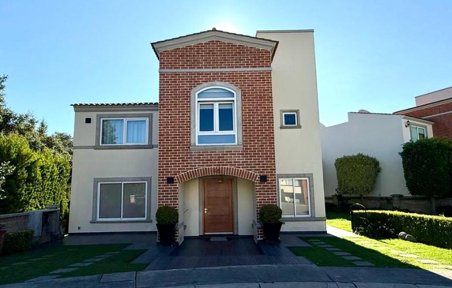 Atizapán de Zaragoza, Estado de méxico, 52930, Mexico, 3 Bedrooms Bedrooms, ,3 BathroomsBathrooms,Residential,For Sale,1917904
