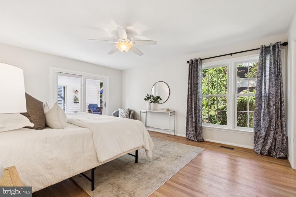 Fairfax, Virginia, 22030, United States, 3 Bedrooms Bedrooms, ,3 BathroomsBathrooms,Residential,For Sale,1904338