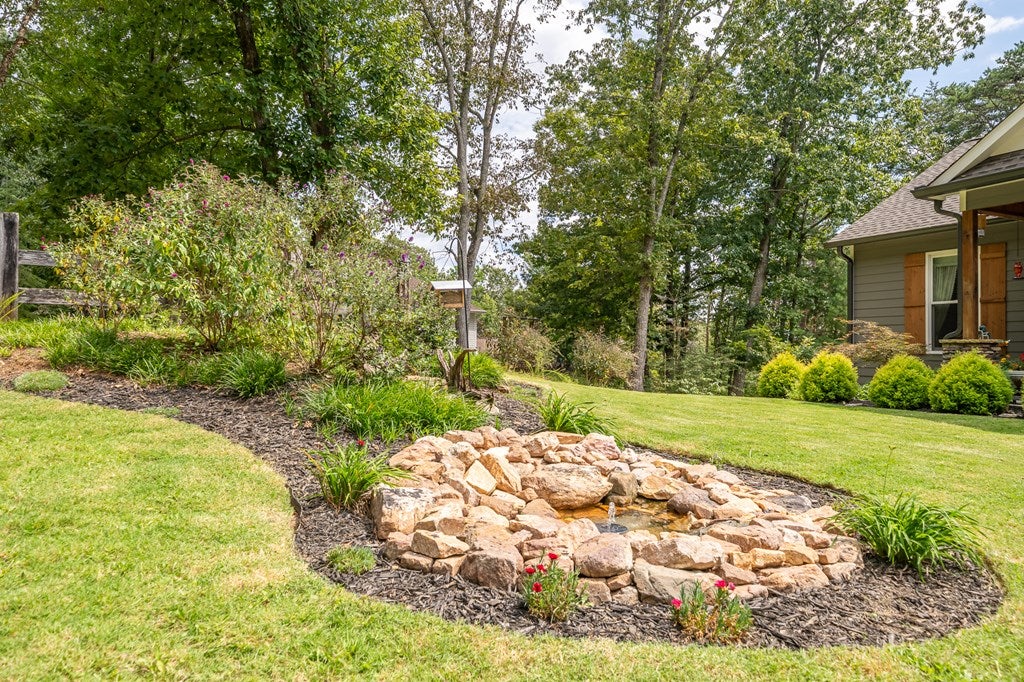 Talking Rock, Georgia, 30175, United States, 3 Bedrooms Bedrooms, ,2 BathroomsBathrooms,Residential,For Sale,1972069