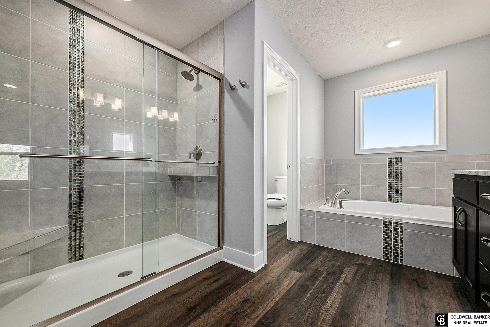 Bennington, Nebraska, 68007, United States, 6 Bedrooms Bedrooms, ,4 BathroomsBathrooms,Residential,For Sale,1969201